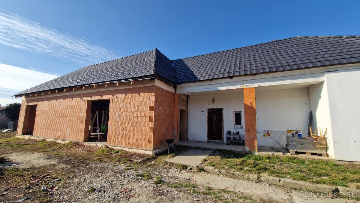 NA PREDAJ RODINNÝ DOM, POZEMOK 1041 M2 NEDED