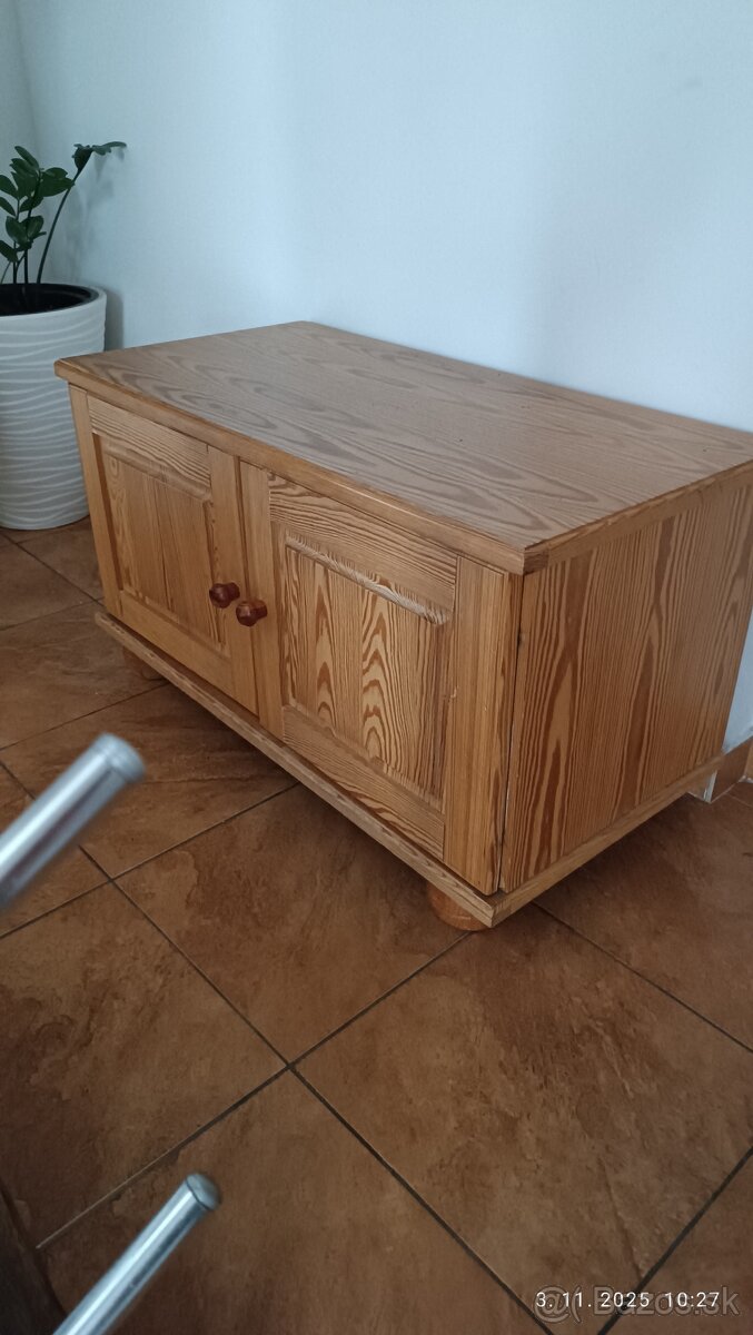 Skrinka - botník MASIV