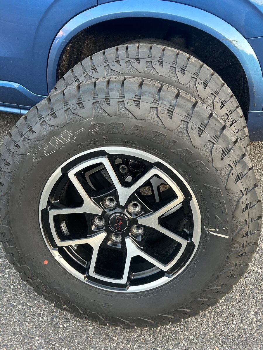 Jeep Wrangler 255/75 r17 nová sada kolesá
