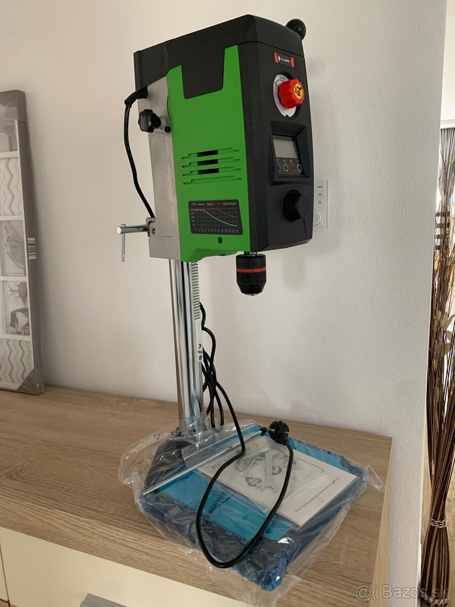 Stojanová vŕtačka 800W