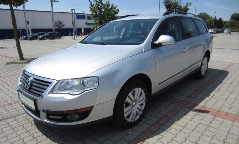 Rozpredam Voilkswagen Passat B6 2,0 tdi 103kw striebornaLA7