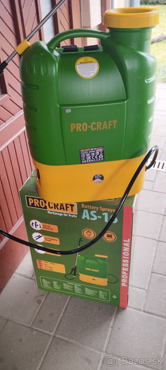 Aku postrekovač