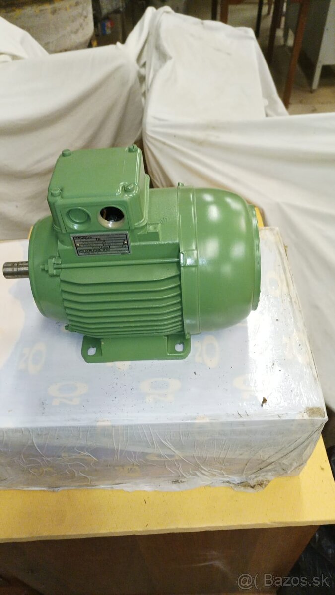 Dobrý deň mám na predaj motor 0,5kw 380/400v