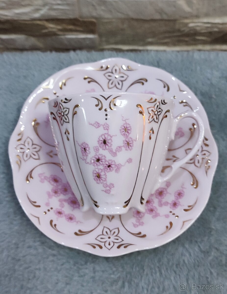 Růžový porcelán, šálek s podšálkem, Chodov