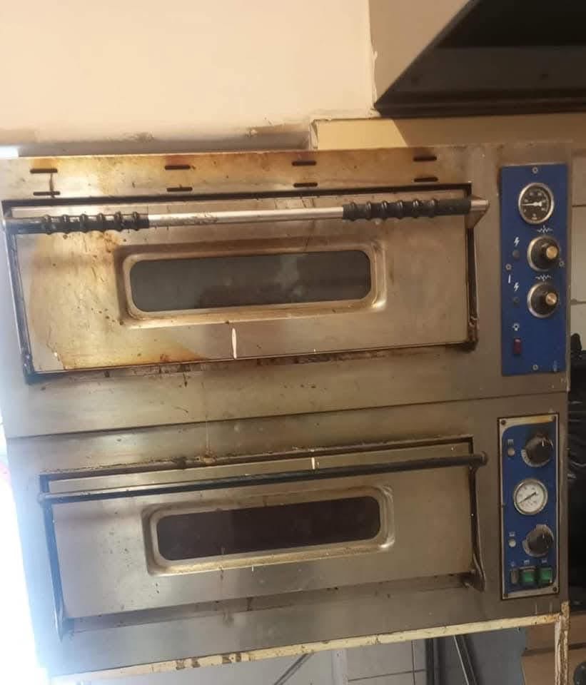 Predám pizza pec, piekli sme 4 pizze naraz.