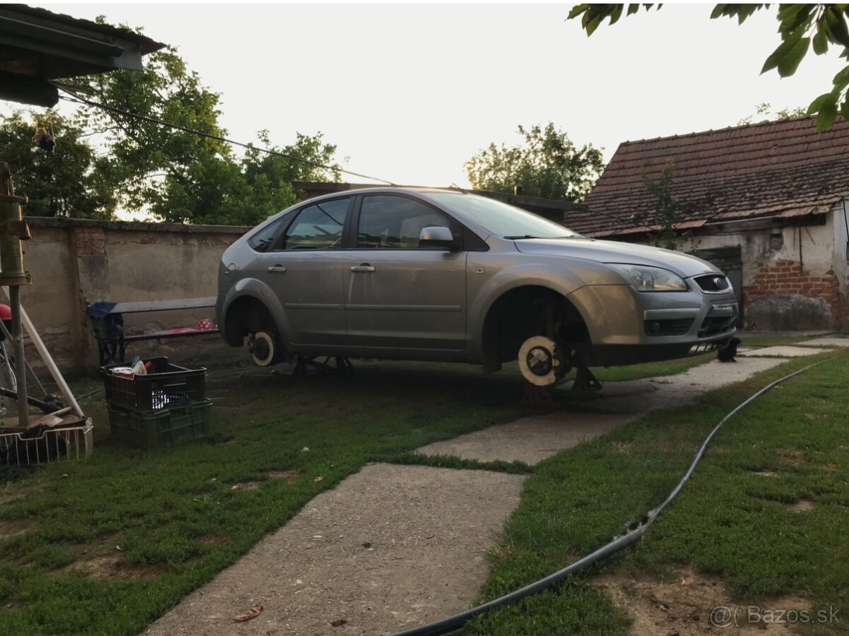 Ford Focus Nahradne diely v celku