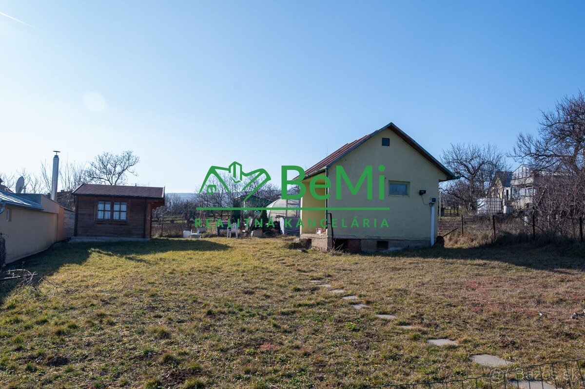Predaj záhradná chatka, Nové Mesto nad Váhom, 395 m2 003-