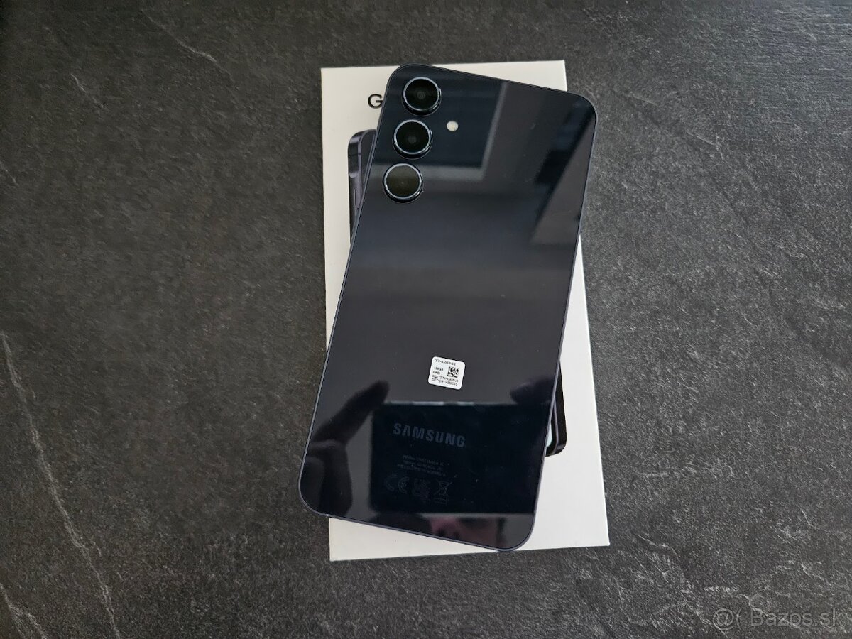 Samsung Galaxy A55 v ZARUKE