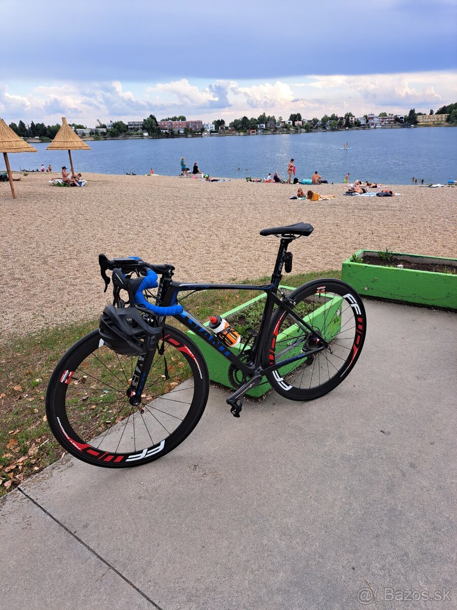 Cestný bicykel