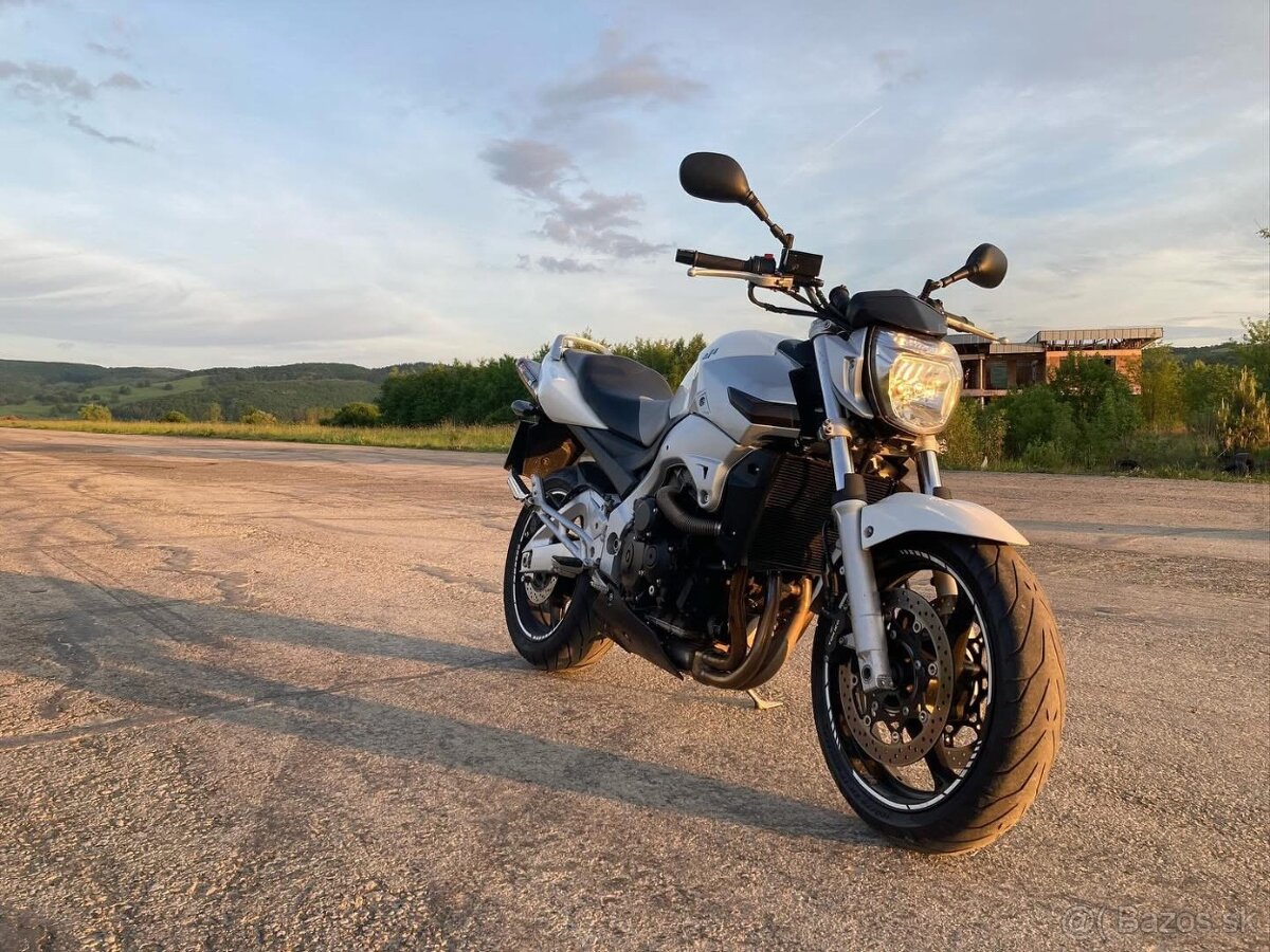 Suzuki GSR 600