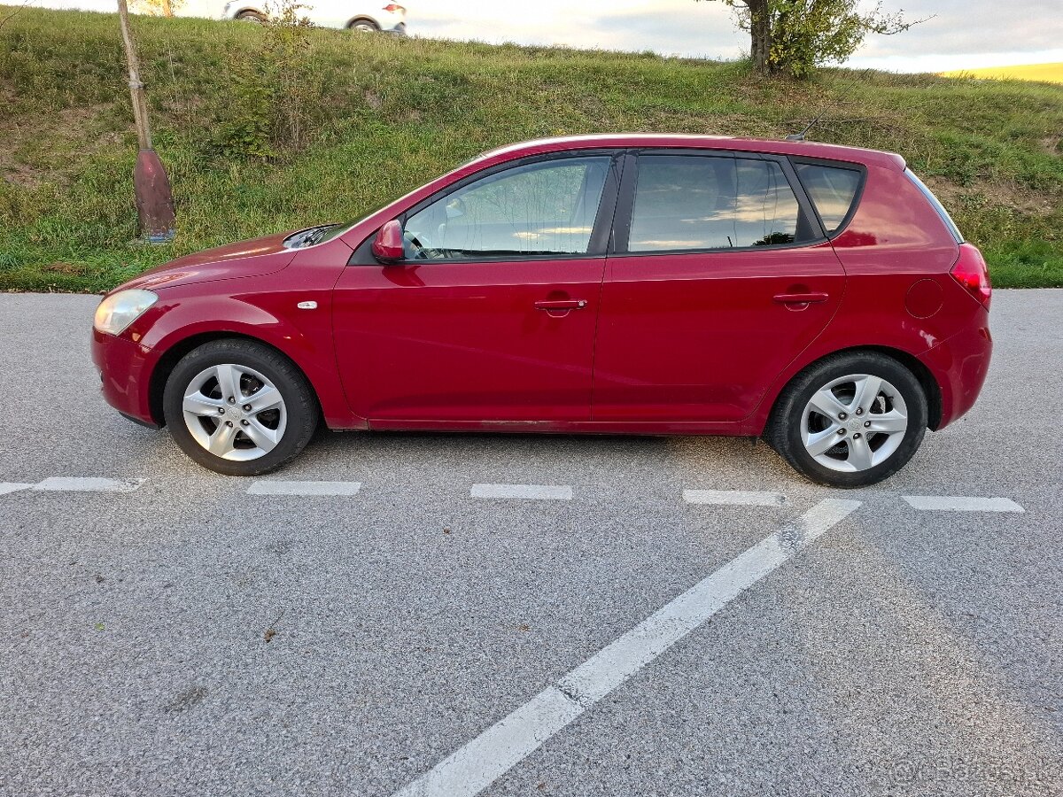 KIA CEED, 1,6 benzin, 148tis, 92,7kw, rok 2009