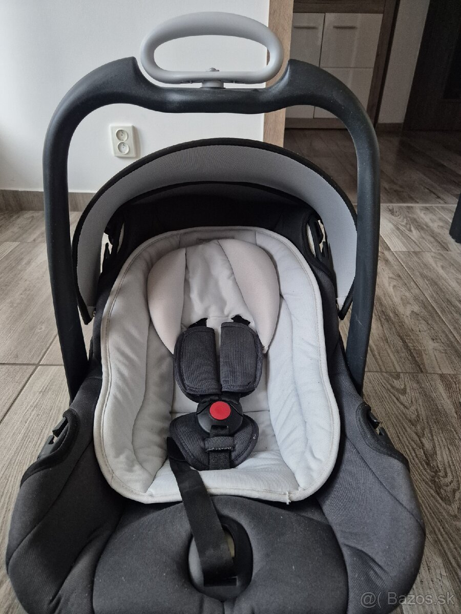 Autosedacka /vajco Roan