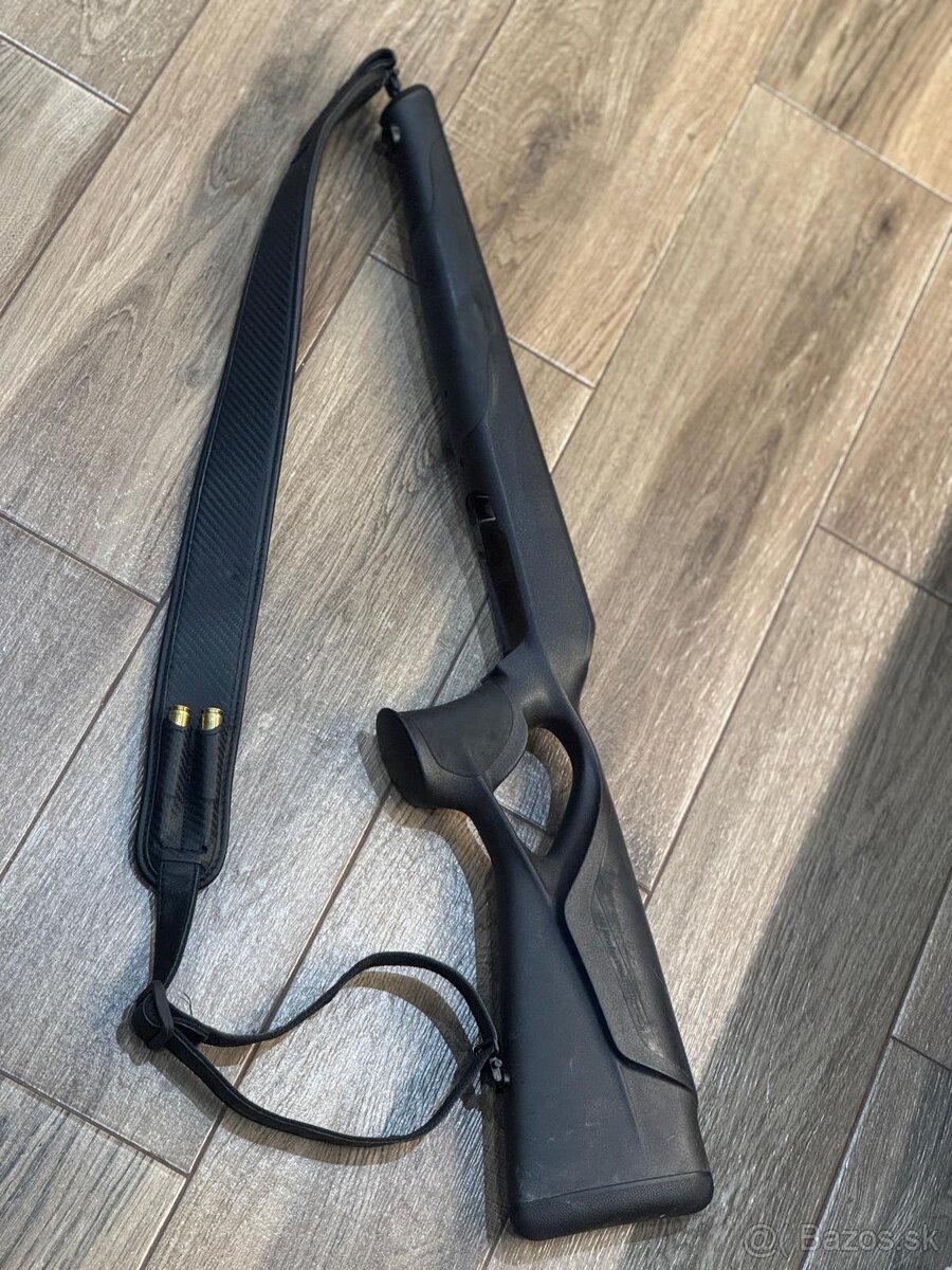 Pažba Blaser R8 Professional Success bez systému