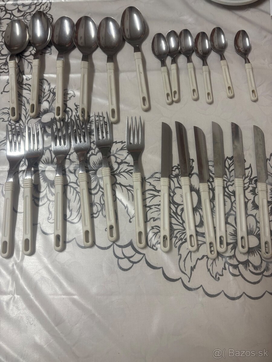 Predám retro sadu antikorových príborov