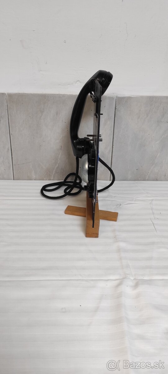 Telefón školská pomôcka