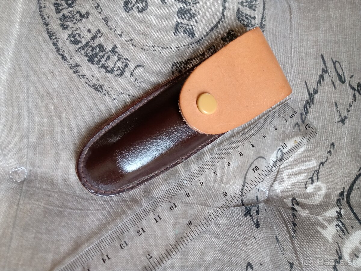 Staré kožené púzdro na nôž