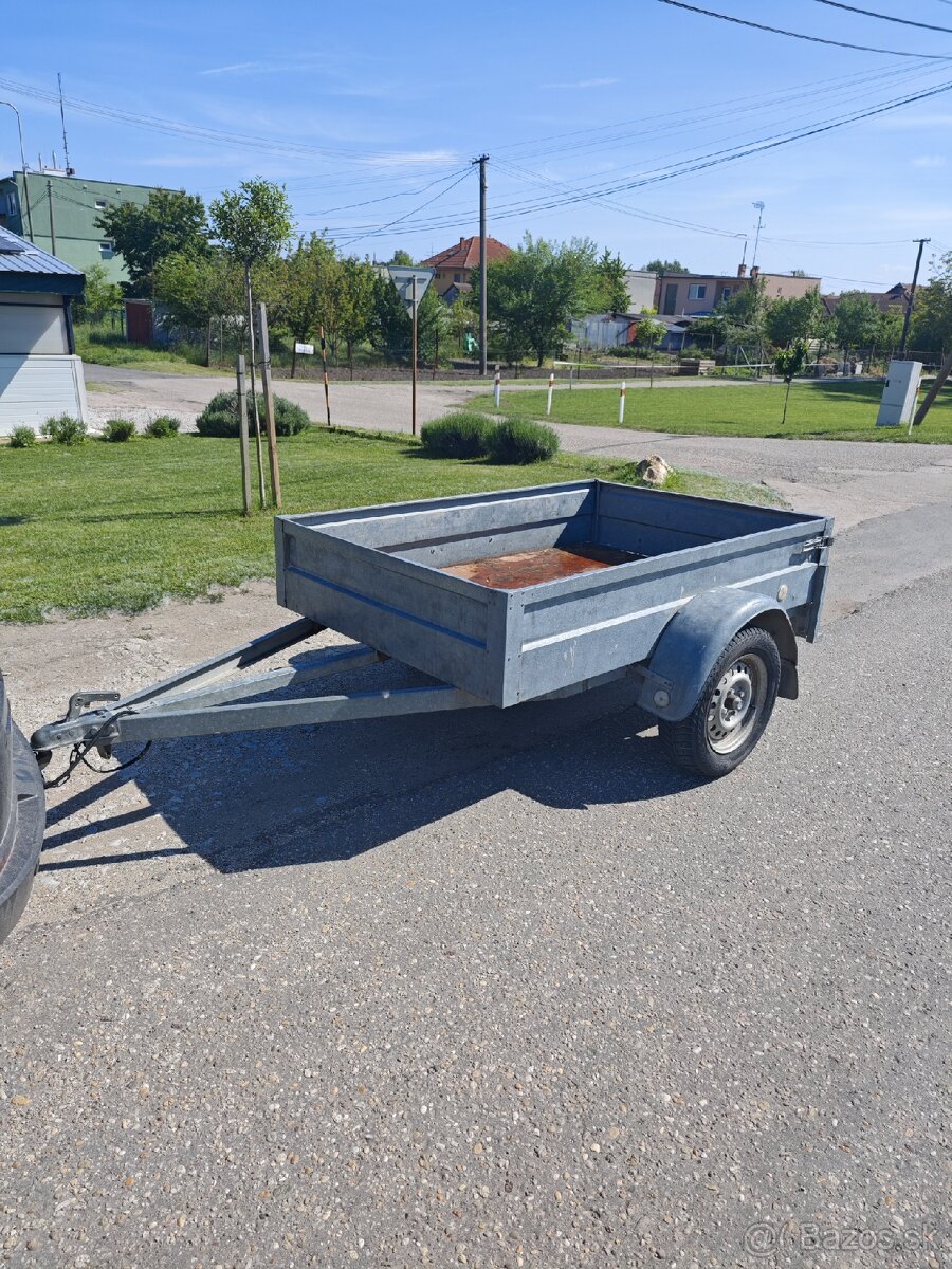 Privesny vozik
