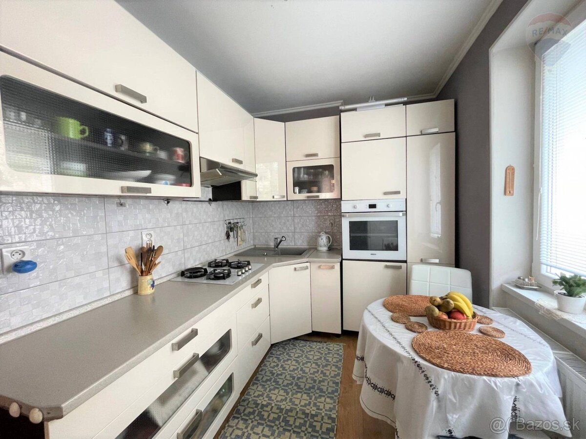 Na prenájom: 2 izbový byts balkónom Brezno, voľný od 02.06.