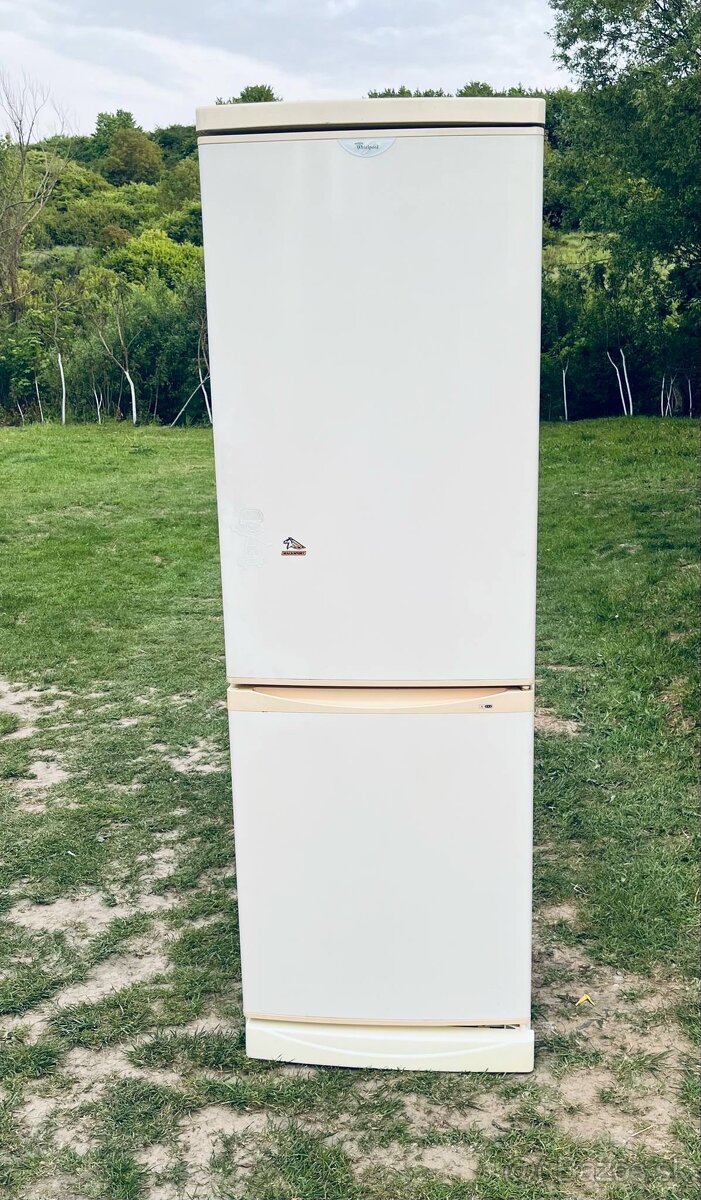 Predám chladničku s mraznickou Whirlpool