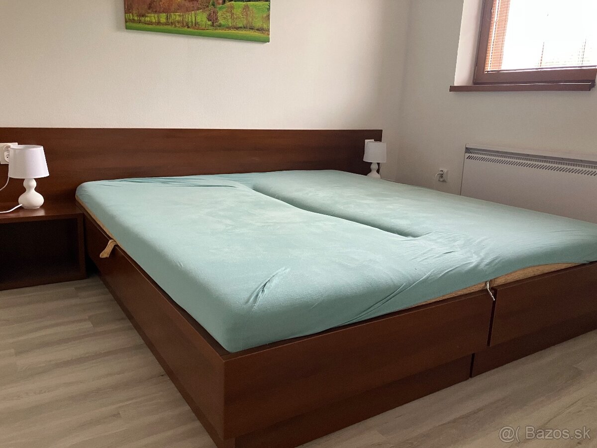 Manželská posteľ 180x200 cm