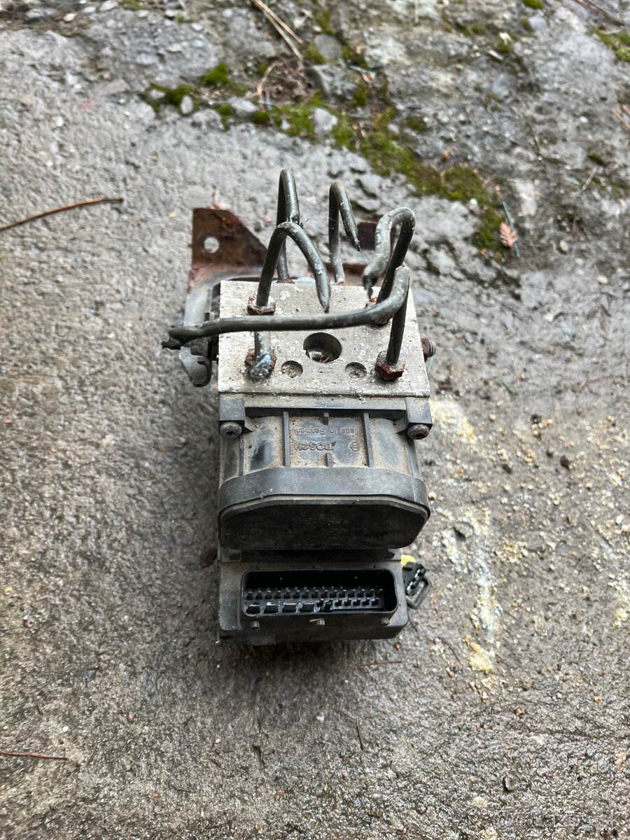 Volvo V40/S40 1996-2004 ABS pumpa 0273004224