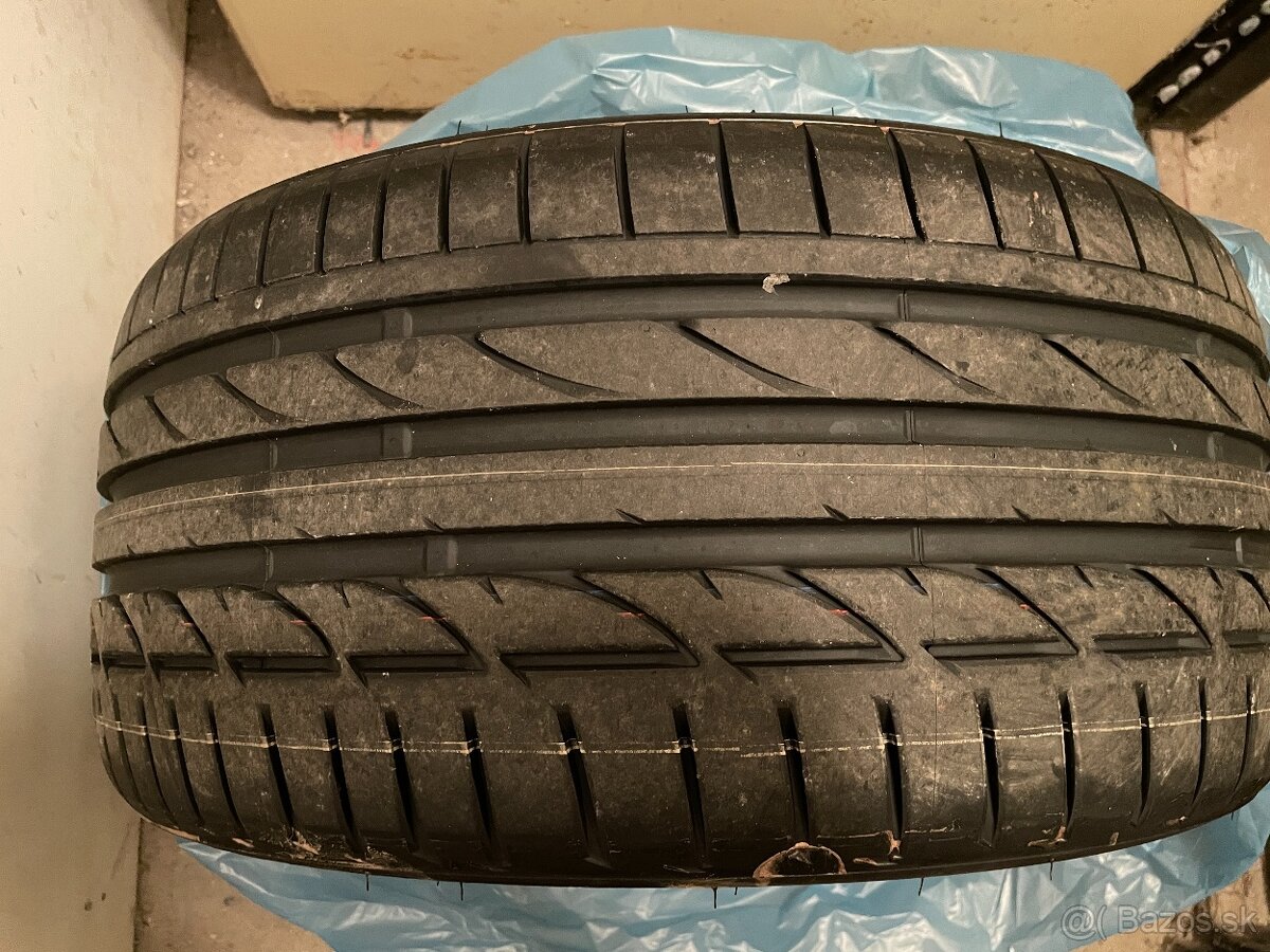Bridgestone Potenza 255 / 35 / 19 - 96Y
