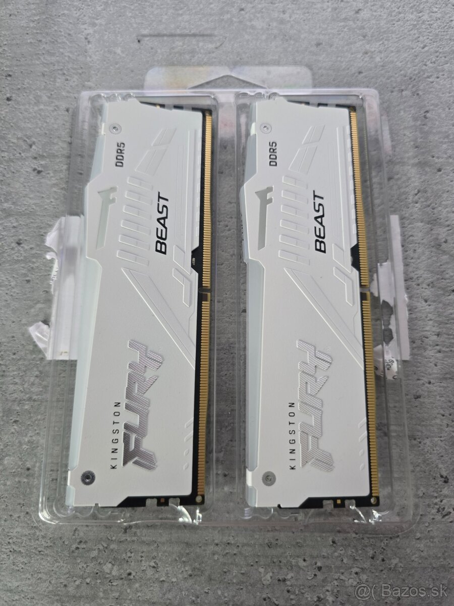 Kingston FURY 32 GB KIT DDR5 6000 MT/s CL36 Beast White RGB