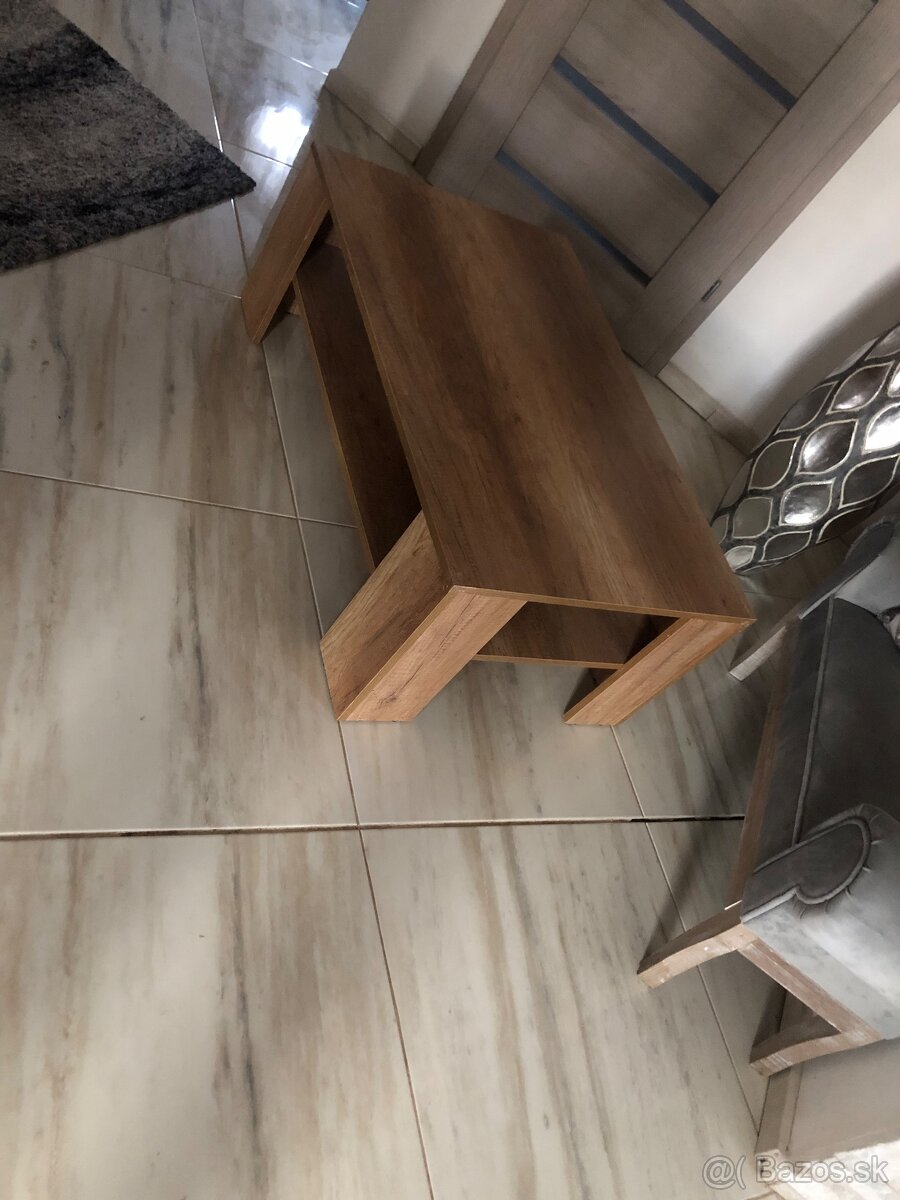 Konferenčný stolík