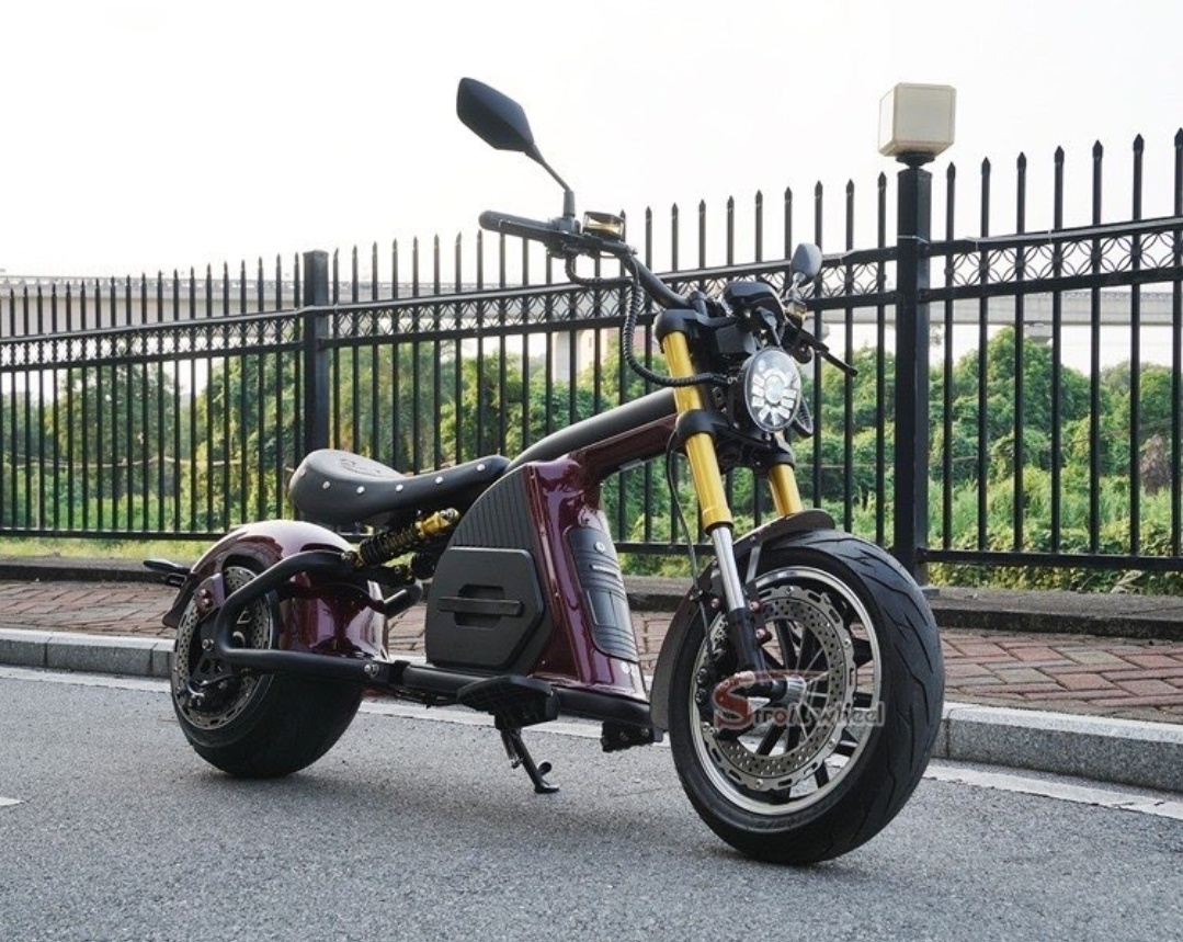 Cestná elektrická chopper moto
