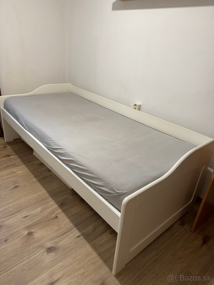 Posteľ a matrac + uložné boxy