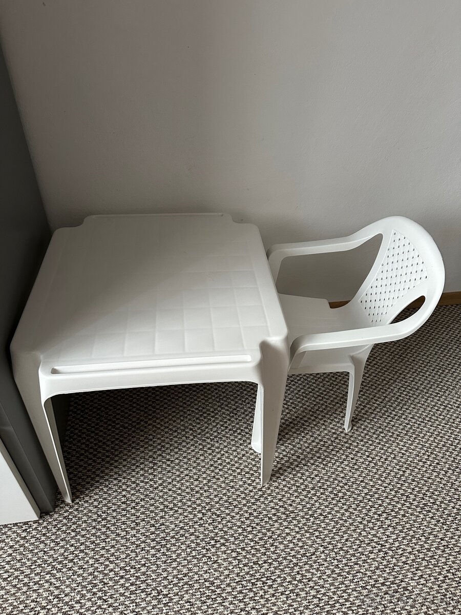 Detský stolík a stolička