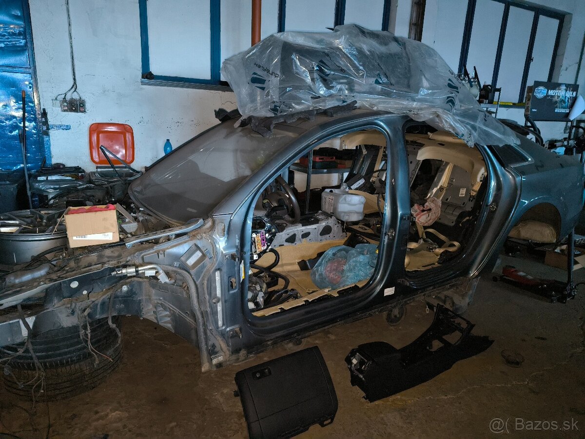 Doklady-papiere Audi A8 D4 3,0 TDI 2015rok