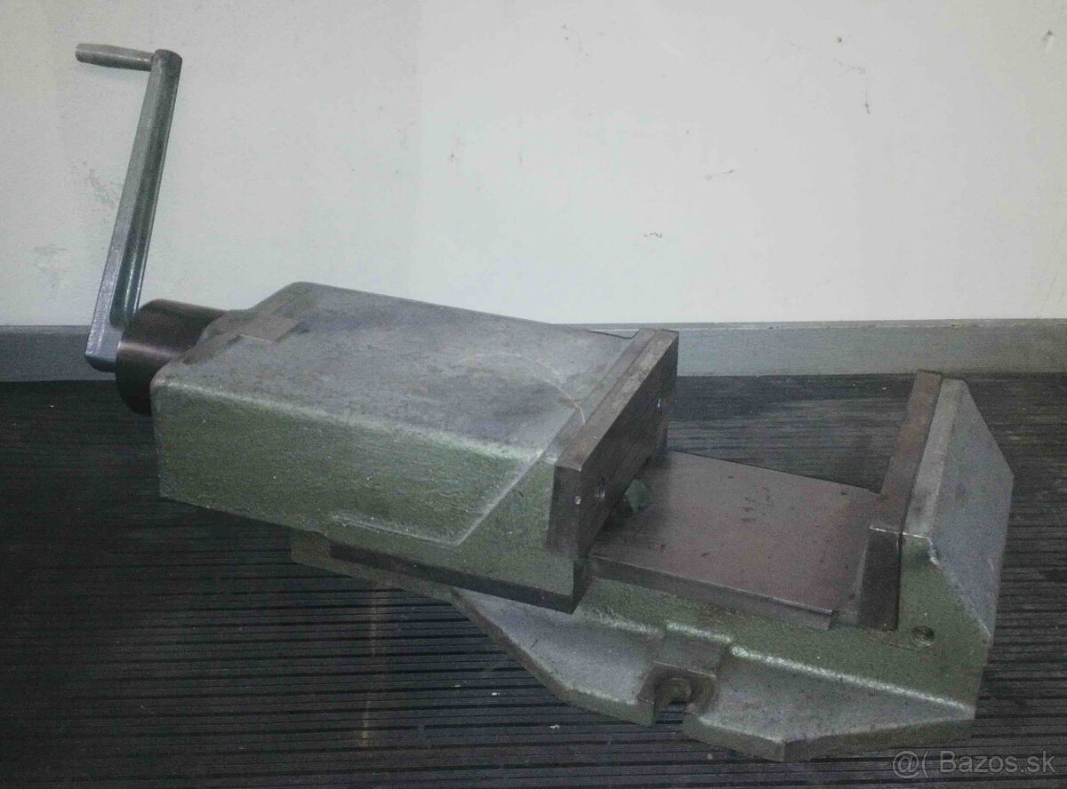 Predám strojový zverák Vihorlat 250 PN 243136