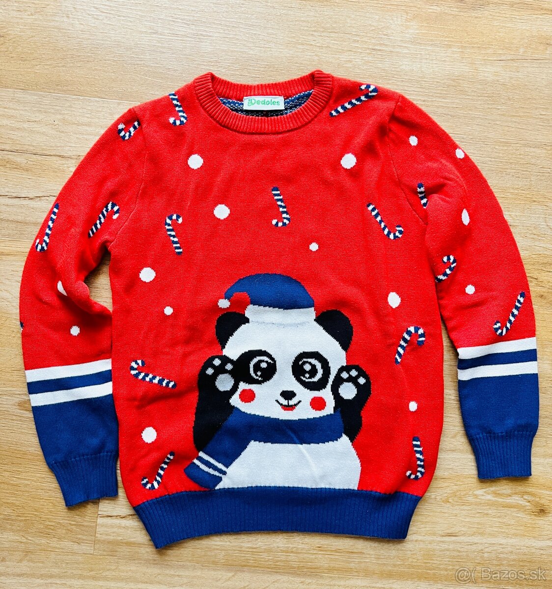 Veselý vianočný sveter Hravá panda