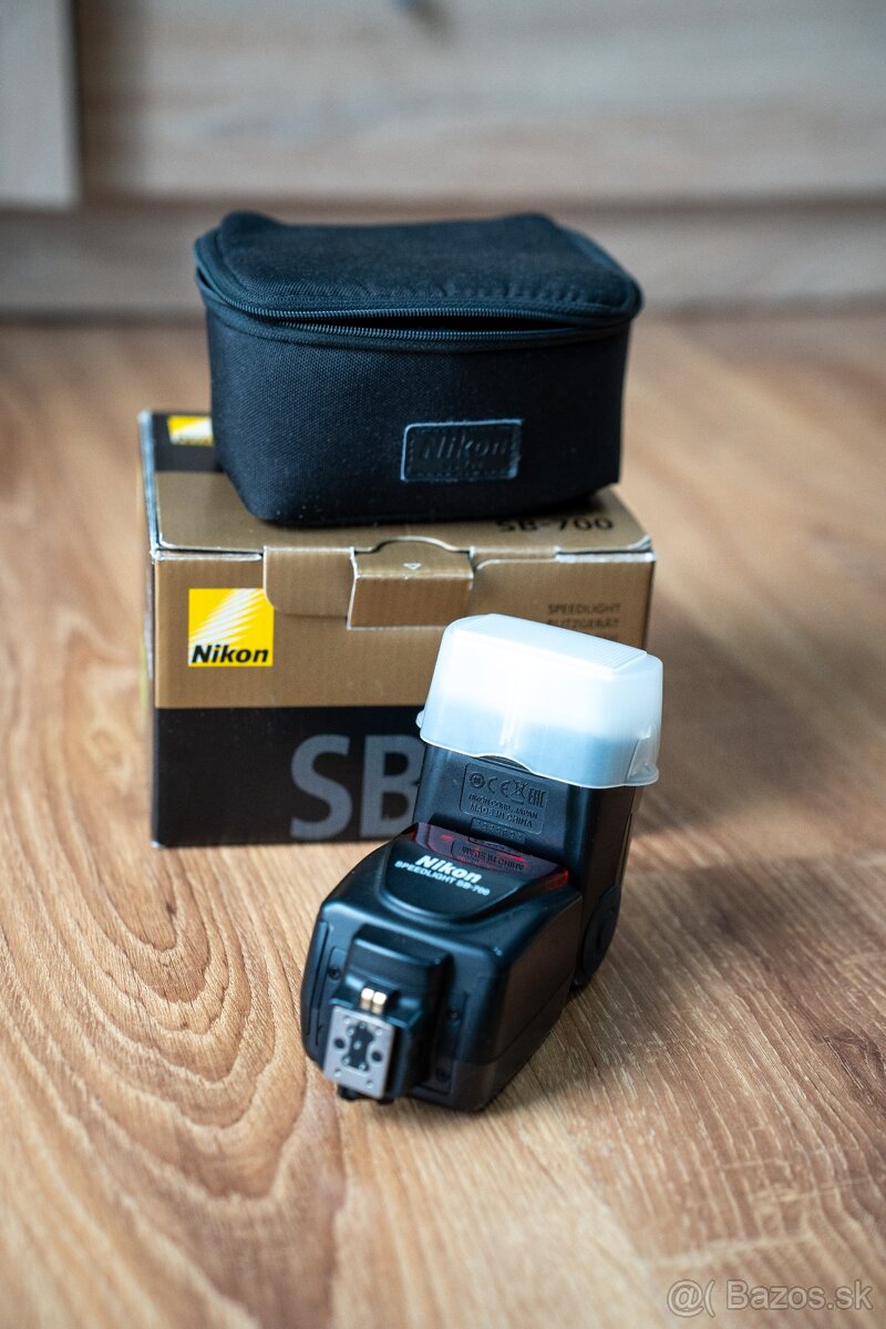 Blesk Nikon - SB700