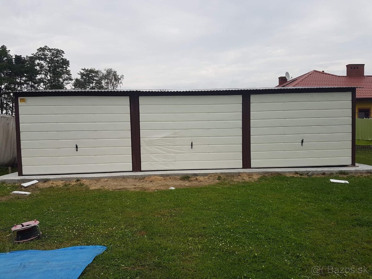 PLECHOVÁ GARÁŽ 9 X 6m - AKRYLOVY