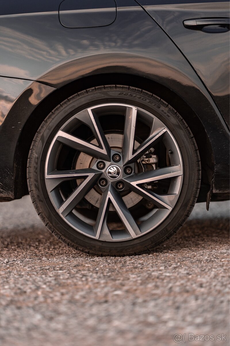 Pirelli P Zero 225/40 R19 93W