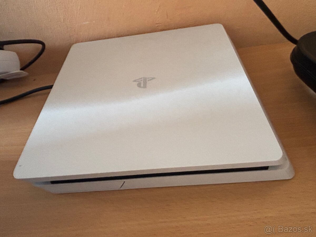 PlayStation 4 slim