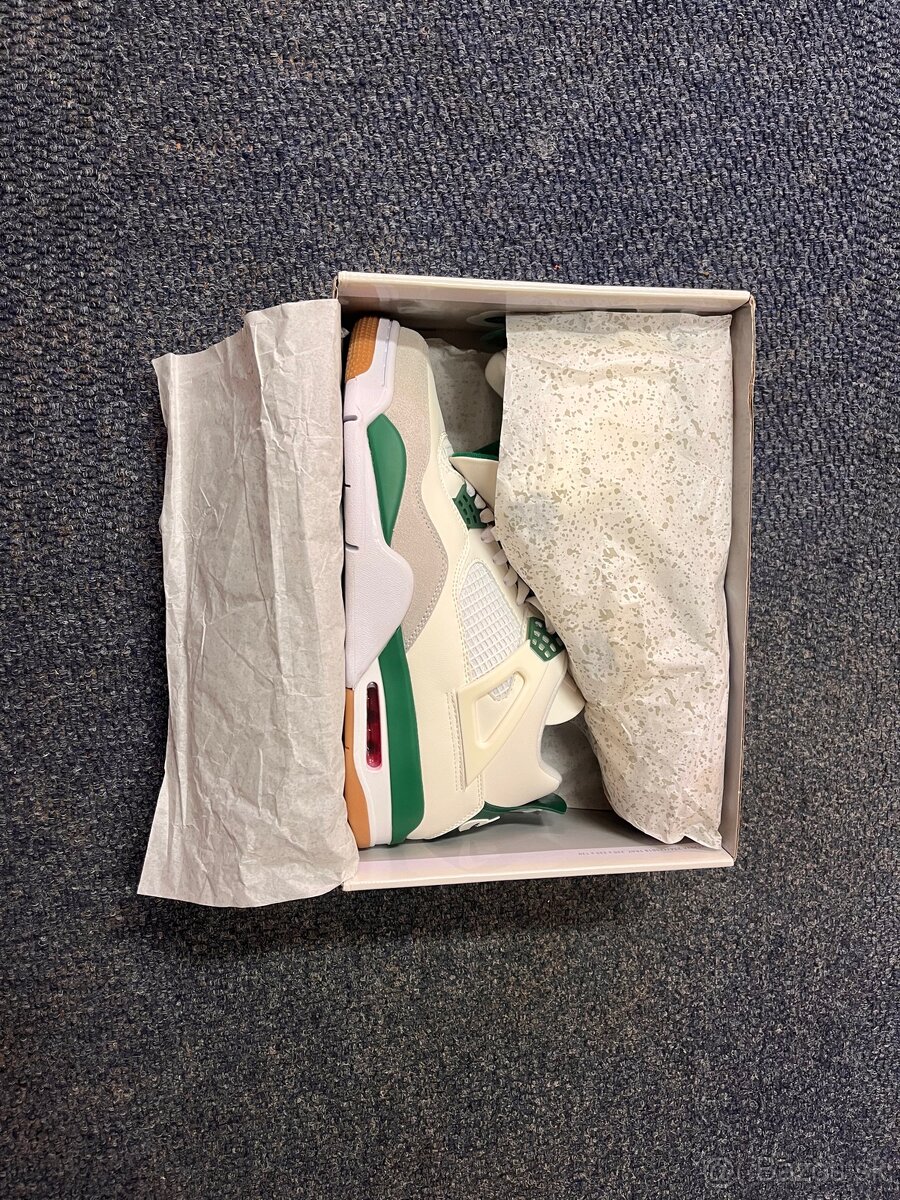 Jordan 4 Retro SB Pine Green