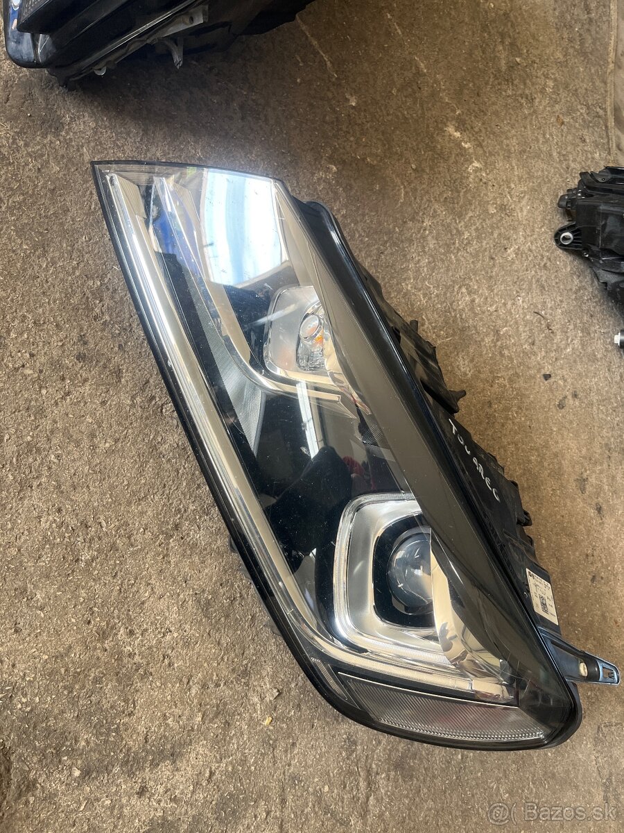 Svetlo Touareg 7P1 941 751 B