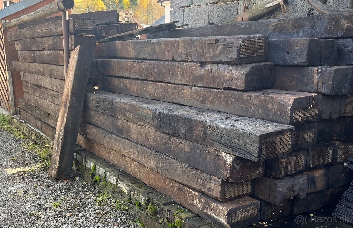 Drevené železničné podvaly