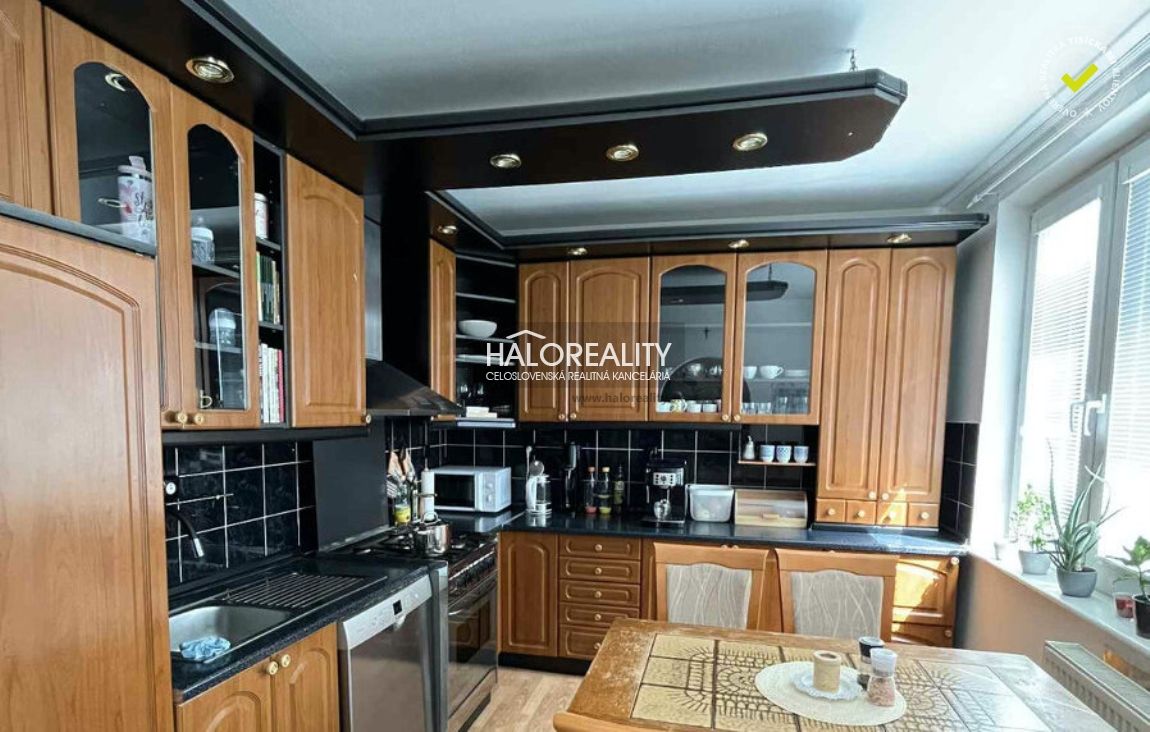 HALO reality - Predaj, trojizbový byt Košice Juh, zariadený