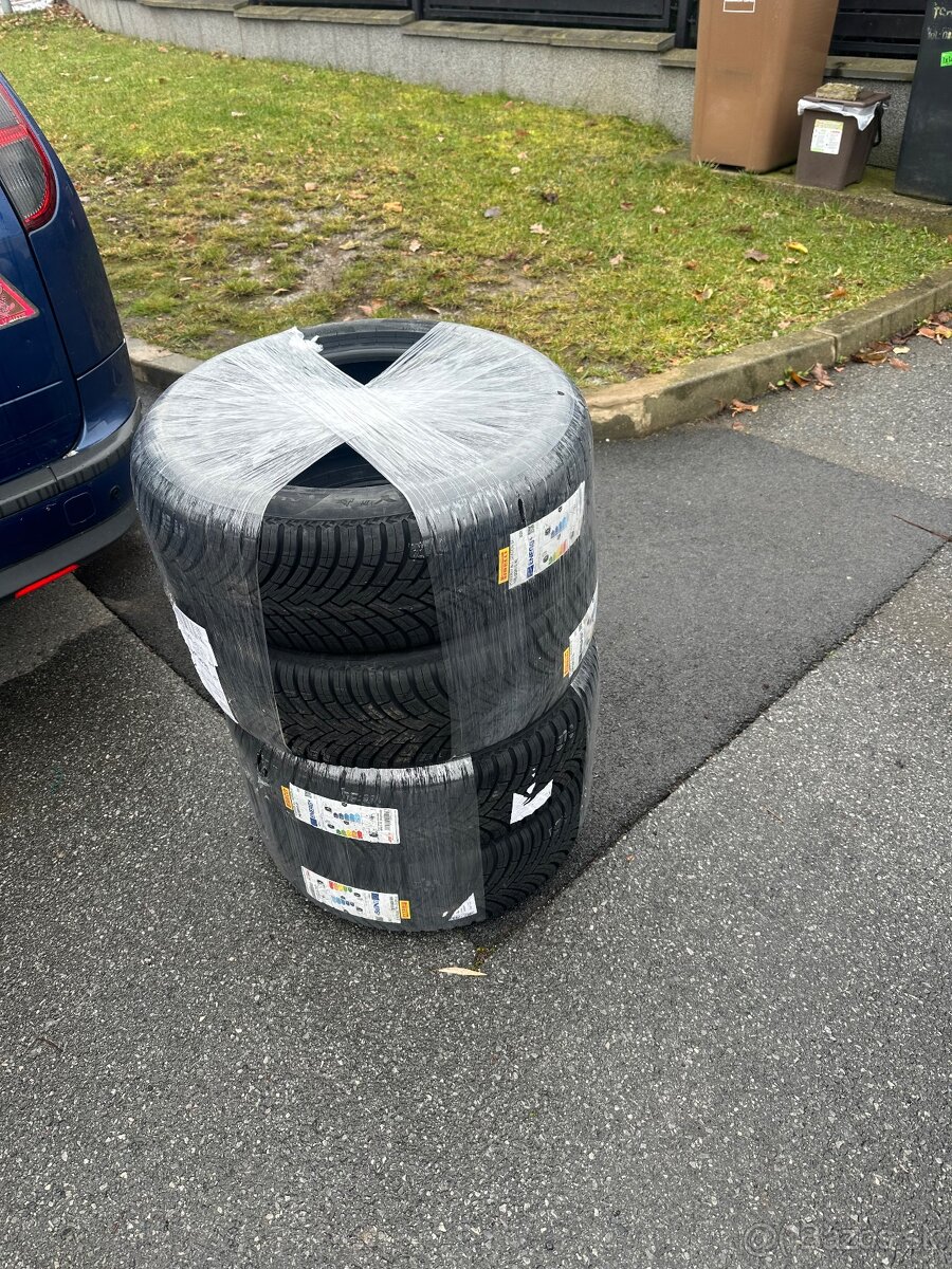 Pirelli Powergy AllSeason 195/55 R15 XL 89V