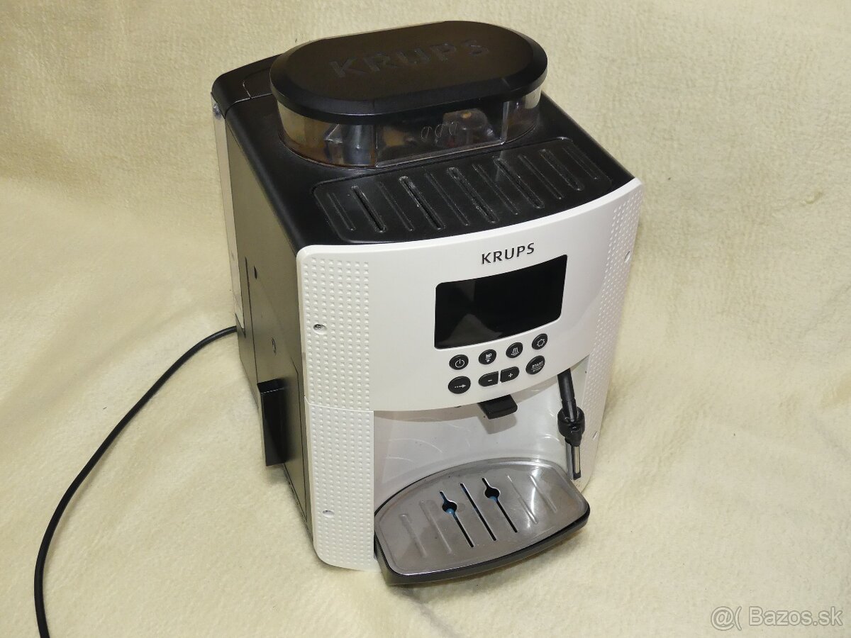 Kavovar KRUPS na diely alebo servis, tecie voda