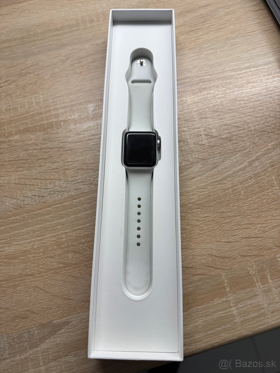 Predám Apple Watch series 3 38mm silver