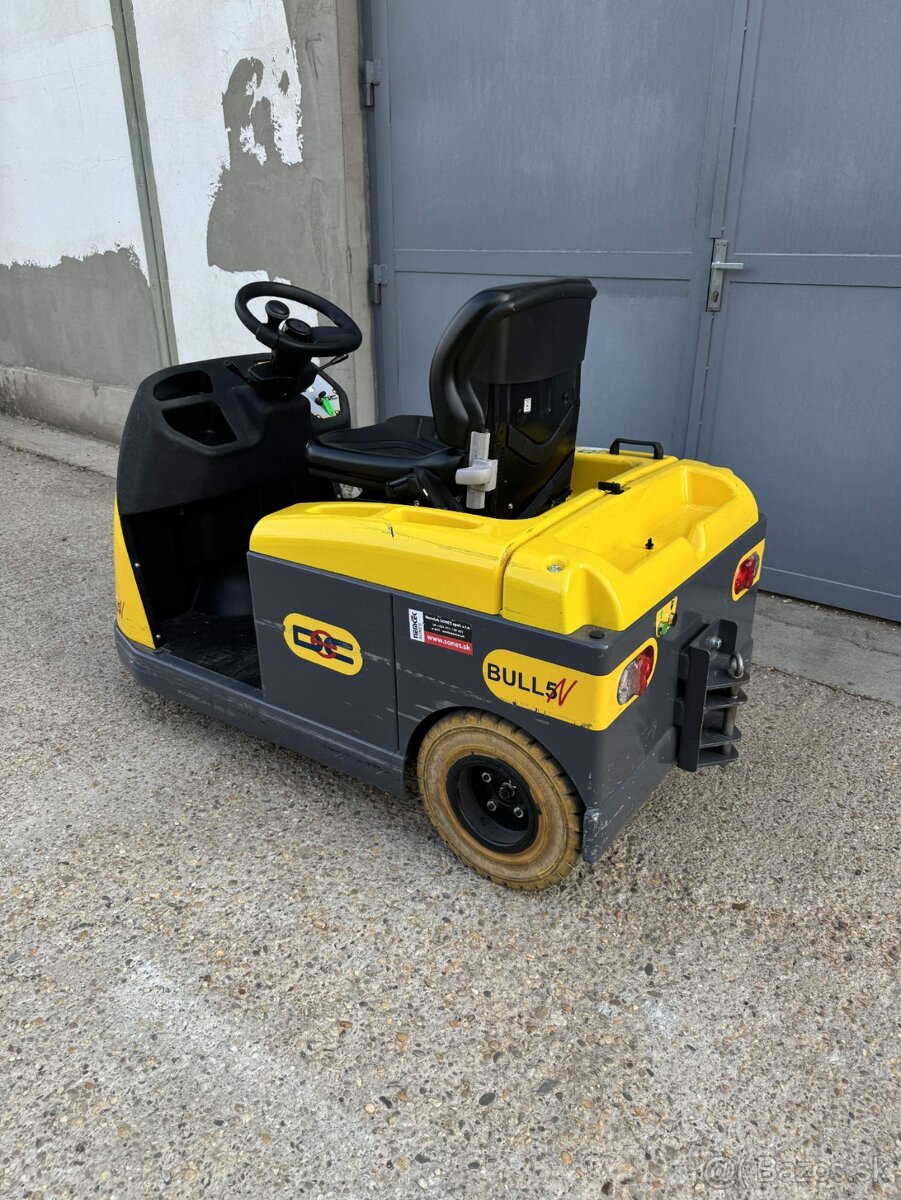 Profesionálny ťahač do skladu DEC