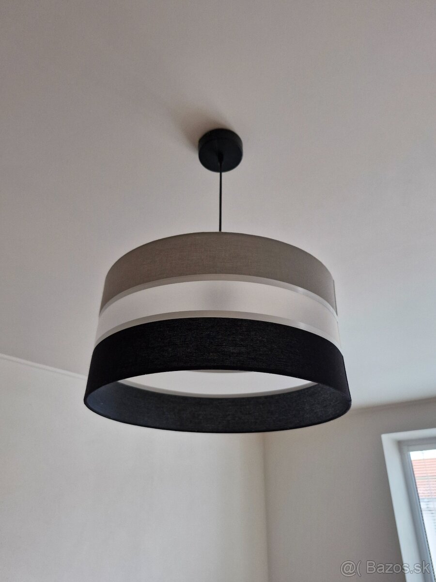 Moderné stropné svietidlo