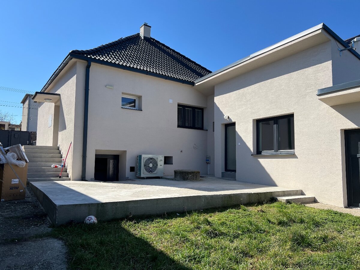 3 izbovy dom - Šenkvice