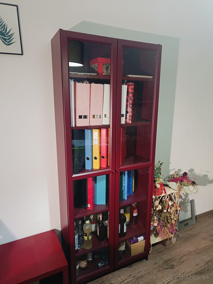 Knižnica a komoda Ikea