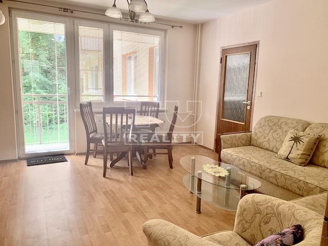 NA PREDAJ PRIESTRANNÝ 3-IZBOVÝ BYT (73 m2), BALKÓN,...